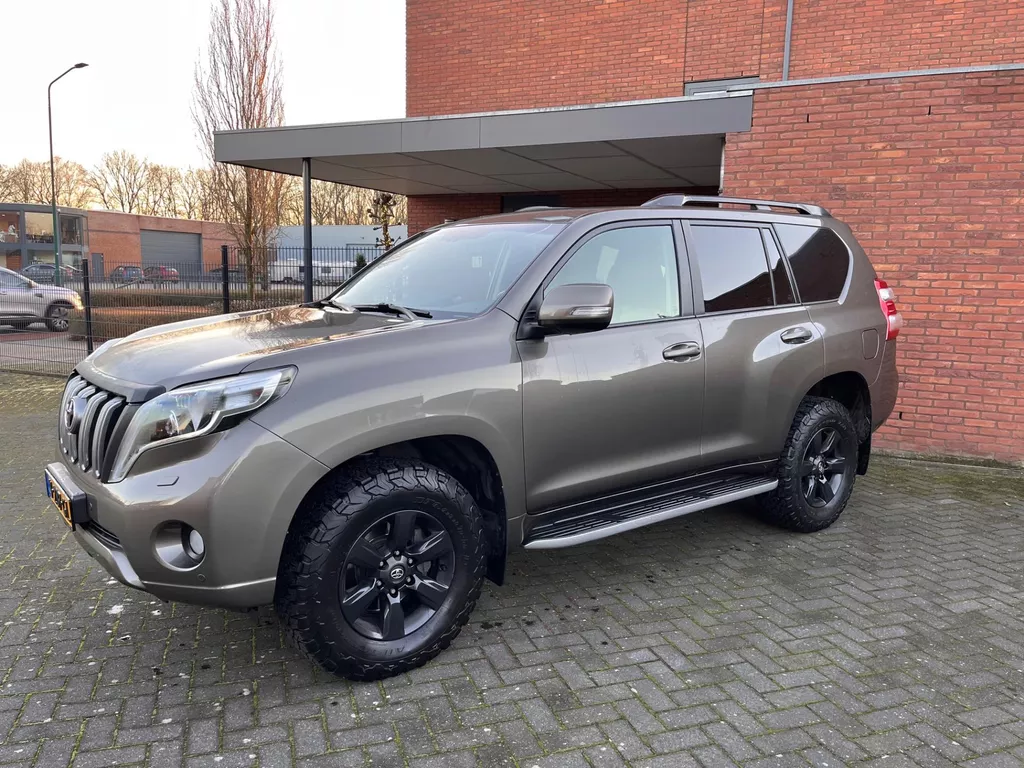 Toyota Land Cruiser 2.8 D-4D-F A/T Van